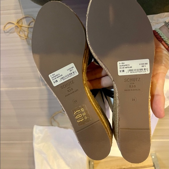 SCHUTZ Isla Sandals. - Picture 9 of 10